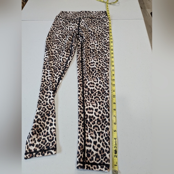 Zyia active wear, Scrunch bottom, Leopard print leggings Size 4 - Picture 5 of 7